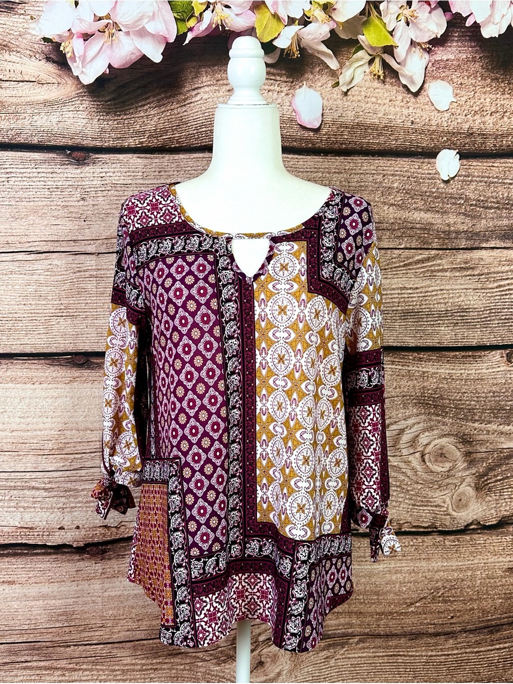 Rue Juju Women's Abstract Novelty Printer Bow Sleeve Long Line Blouse Large